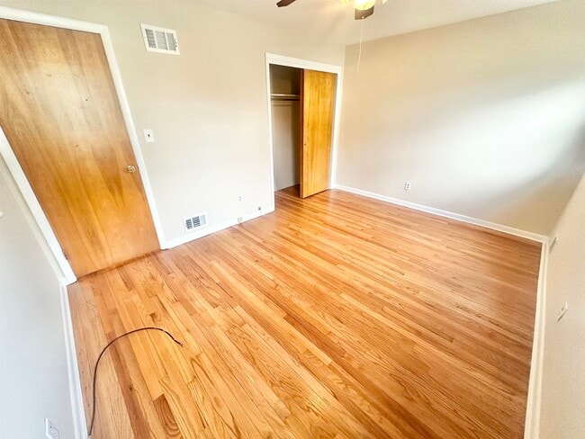 Building Photo - 588 Avenue A