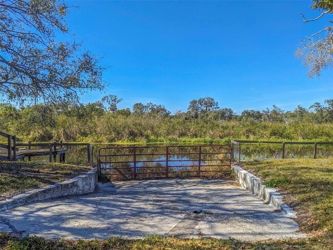 Building Photo - 6504 Lincoln Rd