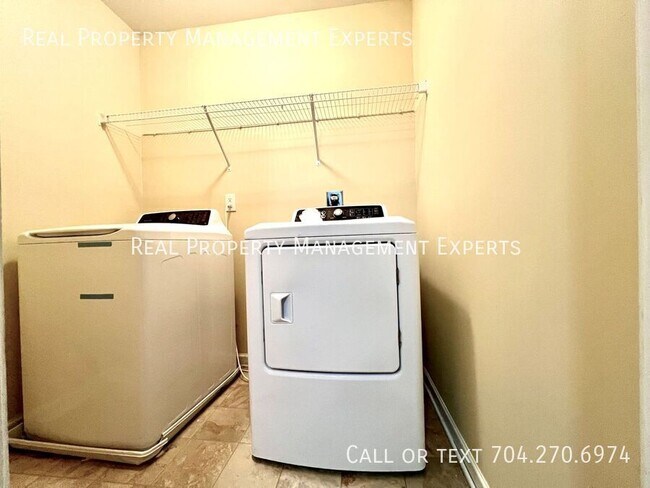 Building Photo - 1243 Farm Branch Dr SW