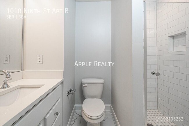 Building Photo - 1010 9th St