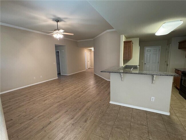 Building Photo - 298 James Dr