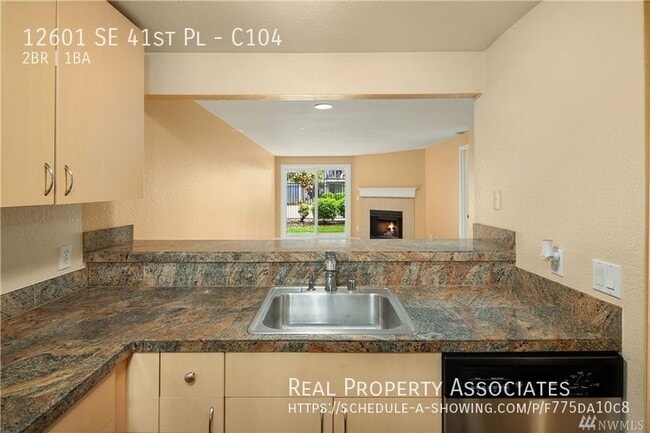 Building Photo - 12601 SE 41st Pl