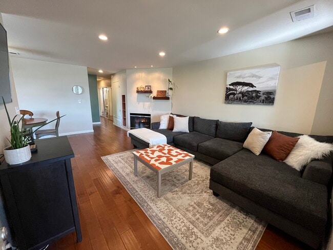 Building Photo - 9788 Orangewood Dr