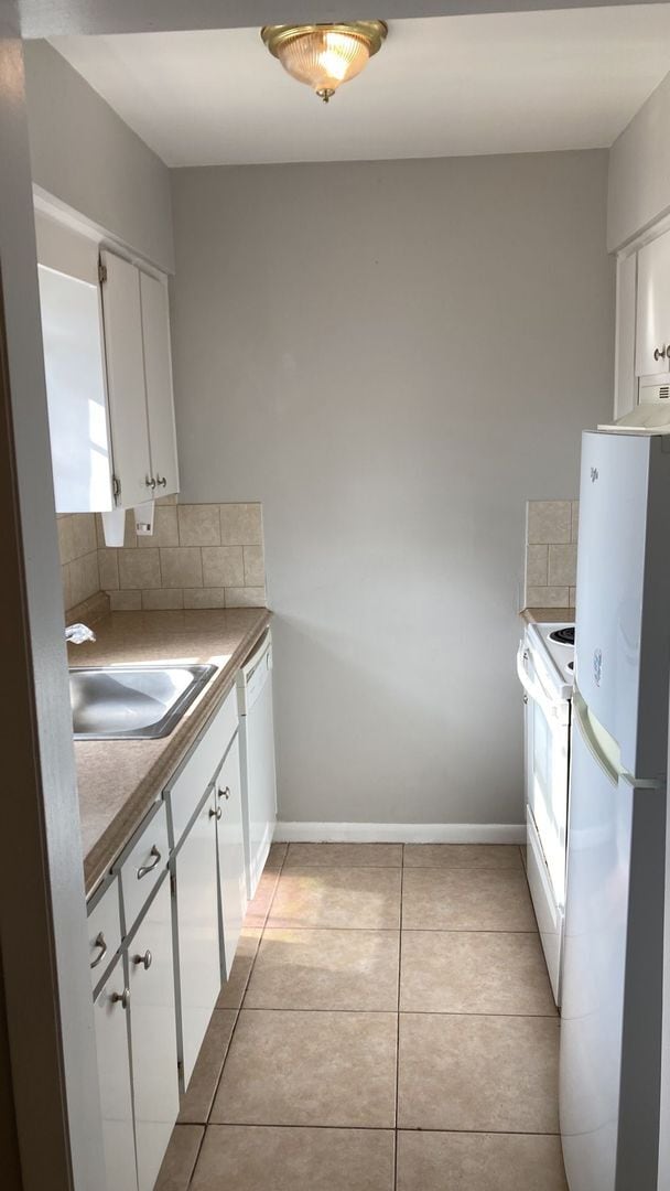 Building Photo - One Bedroom Rental in South Tampa!