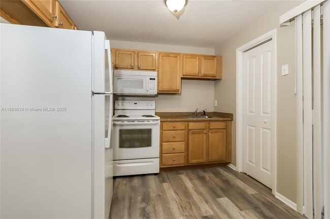 Building Photo - 41 Robalo Ct