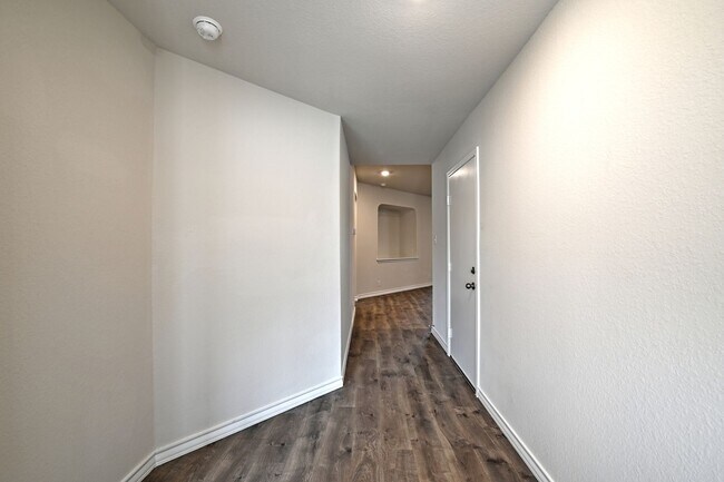 Building Photo - 13035 Minuet Sway