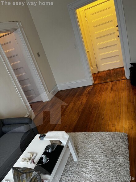 Building Photo - 2 Ware St