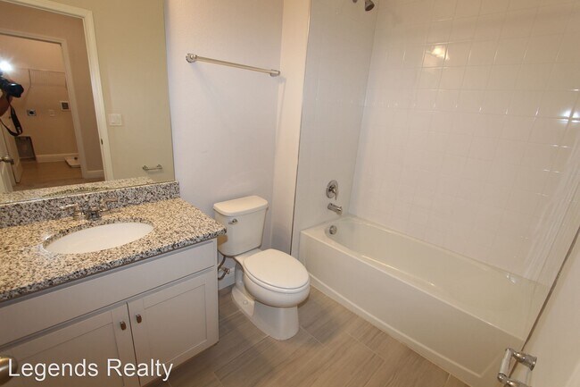 Building Photo - 4 br, 3.5 bath House - 413 Diamond Dove Cove