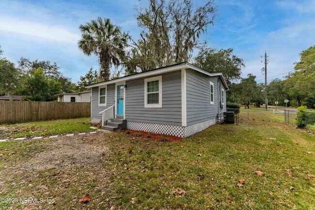 Building Photo - 1905 Niblick Dr