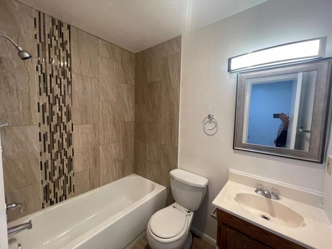 Building Photo - 195 Monte Alto Pl NE
