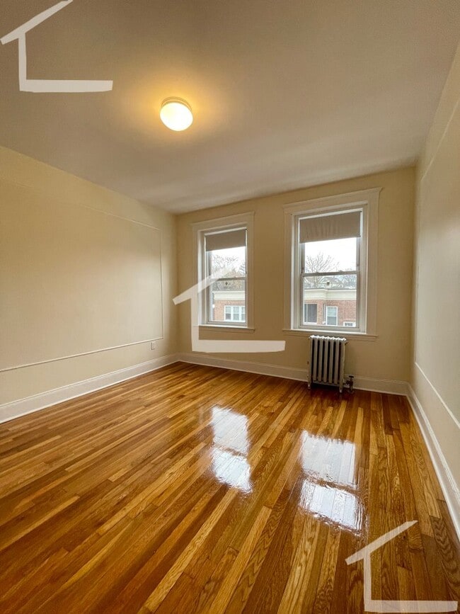 Building Photo - No Brokers Fee, No Security Deposit, Heat, Hot Water Included, Laundry on a Site