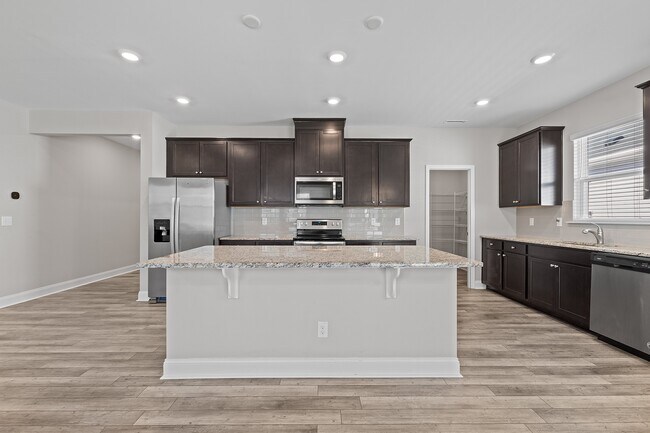 Building Photo - 138 Willow Grove Ln