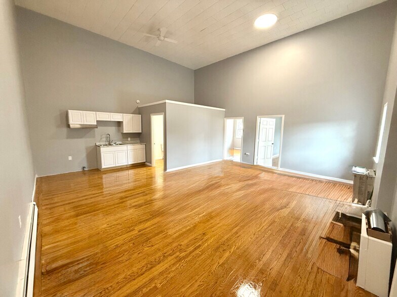 Primary Photo - 426 3rd Ave