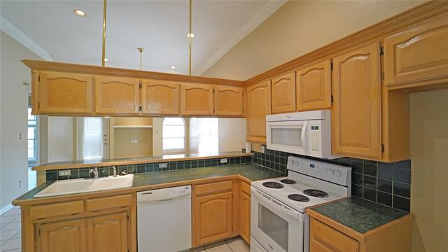 Building Photo - 306 Cherry St