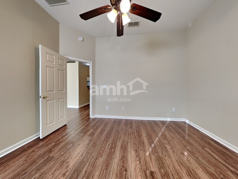 Building Photo - 1927 River Rock Rd