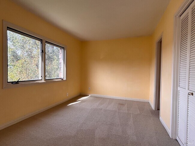 Building Photo - 71 Rocca Dr