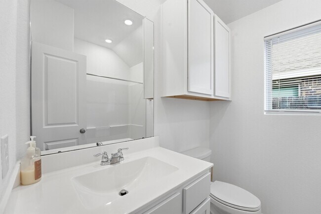 Building Photo - 14242 Walworth Crk Ct