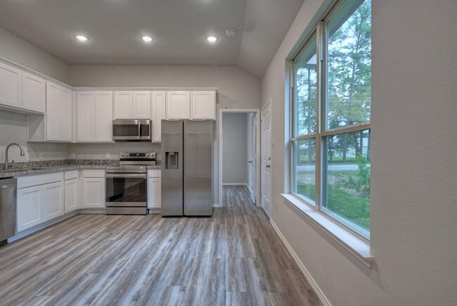 Building Photo - 12091 Canal St