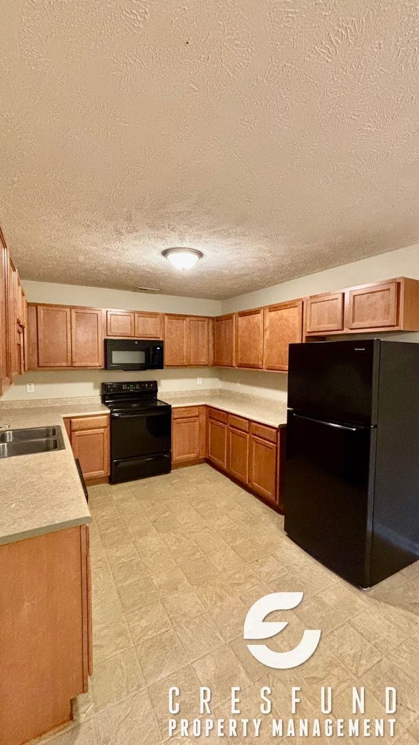 Building Photo - 3 Bed, 2.5 Bath Townhome - READY FOR YOU T...