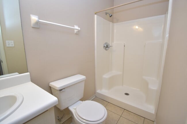 Building Photo - Charming West Pensacola Townhome – 2BR/2BA...
