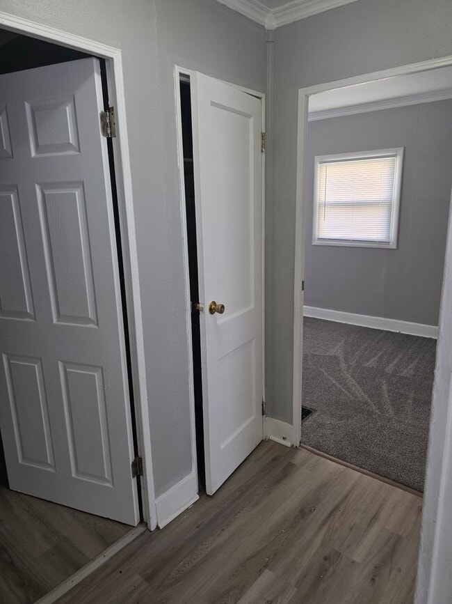 Building Photo - 2-Bedroom, 1-Bathroom Home – $1050/Month | Accepting Section 8