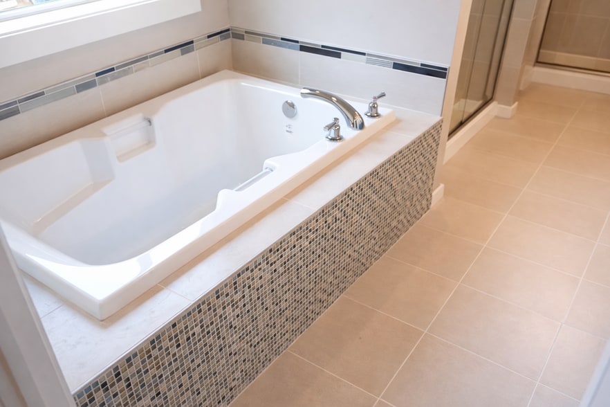 Bathtub - 13026 56th Ave S