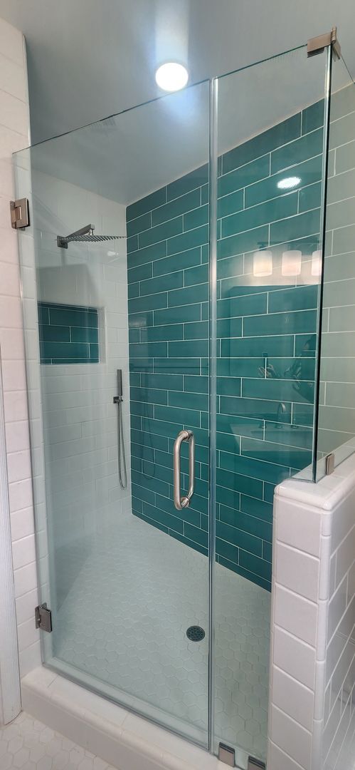 Building Photo - East Sac Charmer