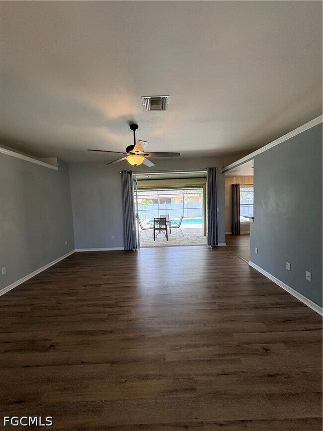 Building Photo - 3710 SW 13th Ave