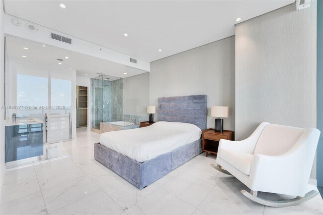 Building Photo - 480 NE 31st St