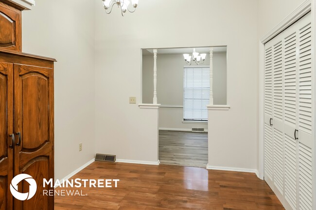 Building Photo - 3710 NE Chapel Dr