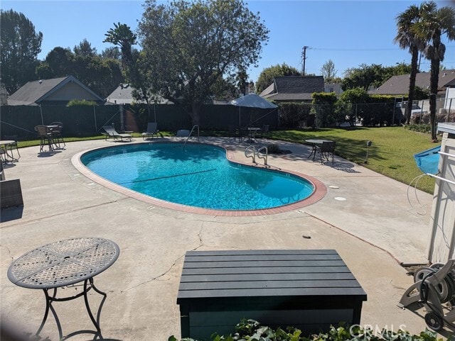 Building Photo - 200 W 37th St