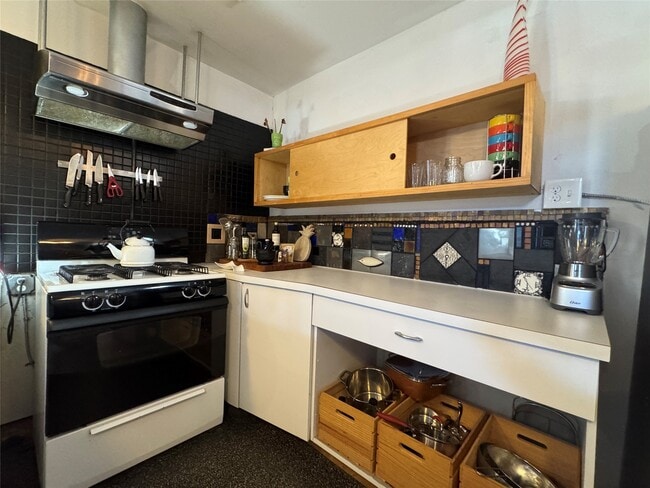 Building Photo - 1614 Avenue K