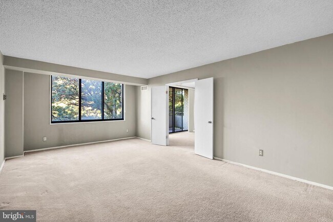 Building Photo - 5225 Pooks Hill Rd