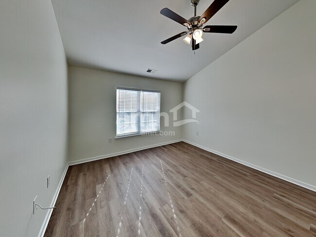 Building Photo - 194 Mott Rd