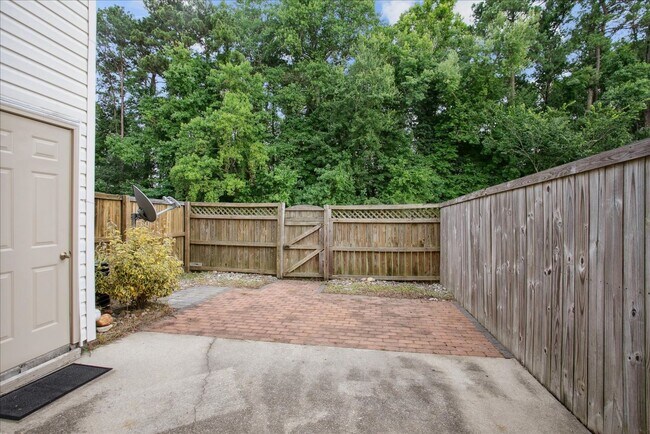 Building Photo - Smithy Glen - Coventry