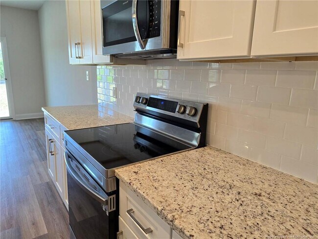 Building Photo - 111 Pine Needle Dr