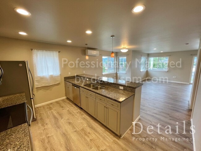 Building Photo - COMING SOON: Poulsbo 2 Bedroom with Water & Mountain Views!