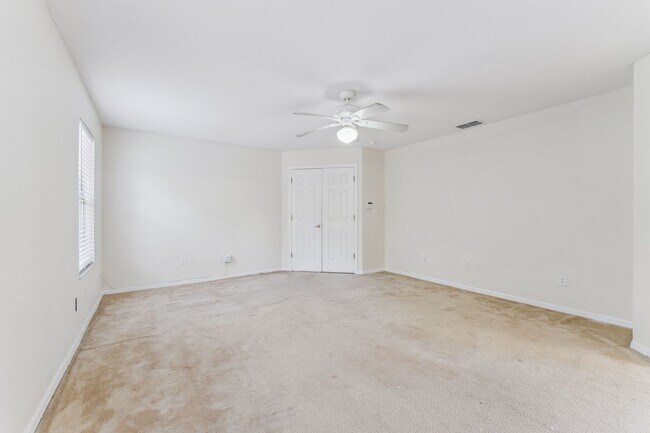 Building Photo - HALF OFF DECEMBER RENT: Large 6 Bedroom Rental in Gated Avalon Lakes Available Now!