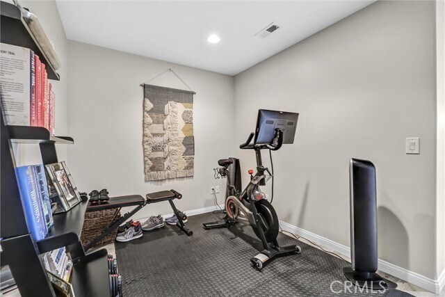 Building Photo - 2740 Highland Way