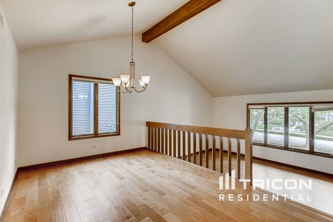 Building Photo - 2479 Lakeside Dr