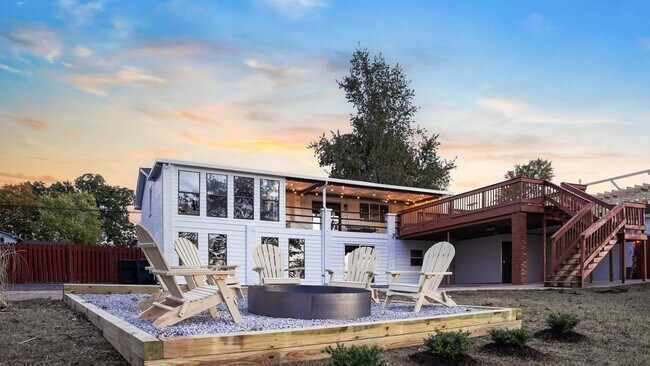 Building Photo - 6620 Upton Ln