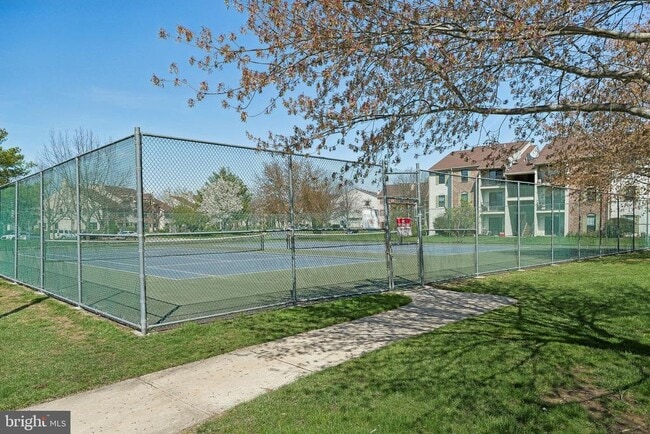 Building Photo - 11 Poillon Ct