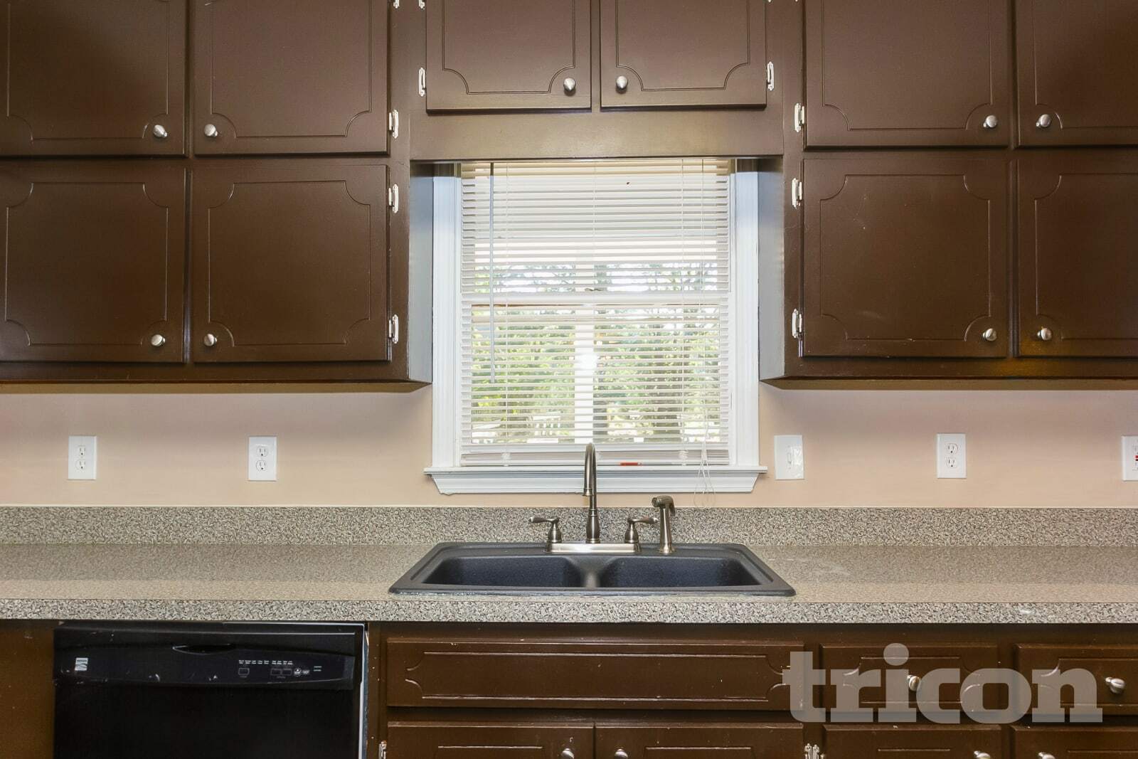 Building Photo - 2965 Windcrest Dr