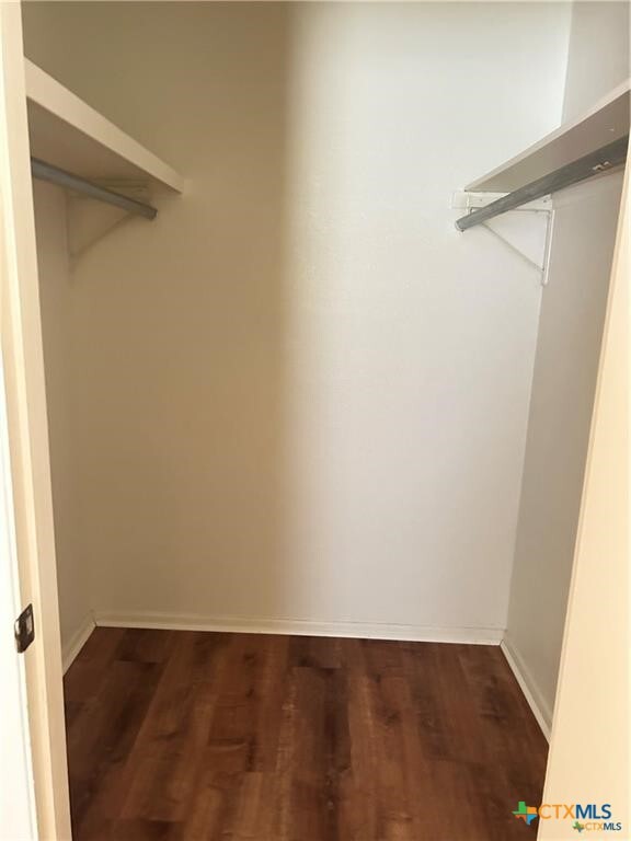 Building Photo - 1051 Country Club Dr