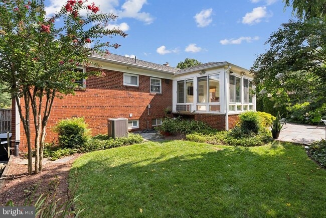 Building Photo - 5006 Flanders Ave