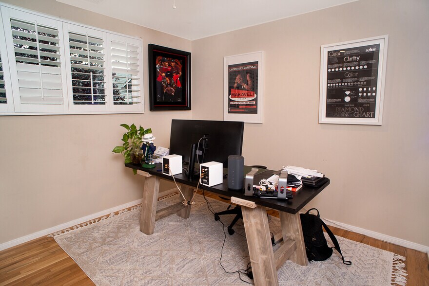 Building Photo - 6458 Hanna Ave