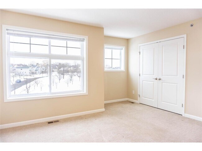 Building Photo - 2952 Clover Ridge Dr