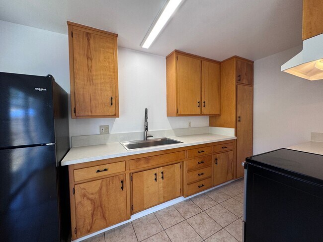 Building Photo - Grant Park Duplexes