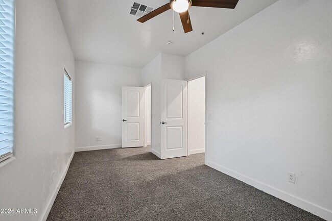 Building Photo - 4608 W Maryland Ave