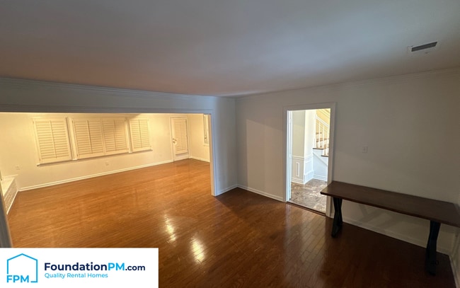 Building Photo - 7939 Dovie Ln